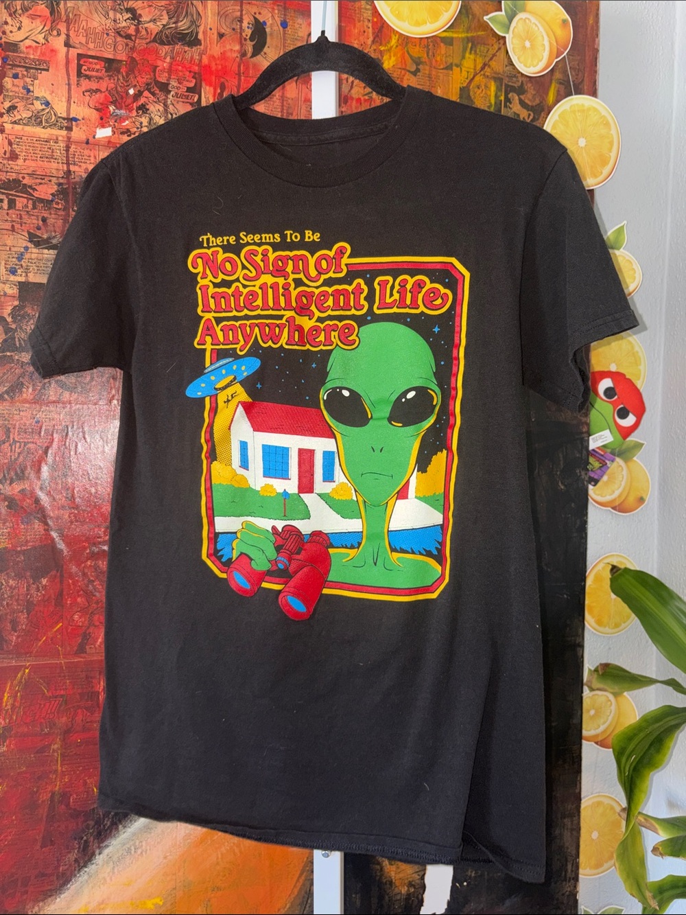 Black Alien Graphic Tee - No Sign of Intelligent Life Design